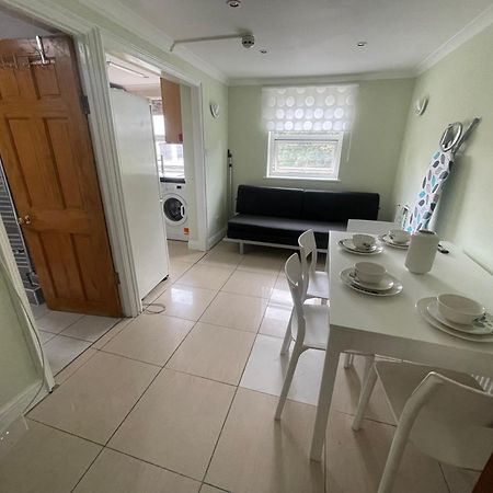 Entire 3 Bedroom Home - Minutes To Emirates Stadium! Londra Esterno foto