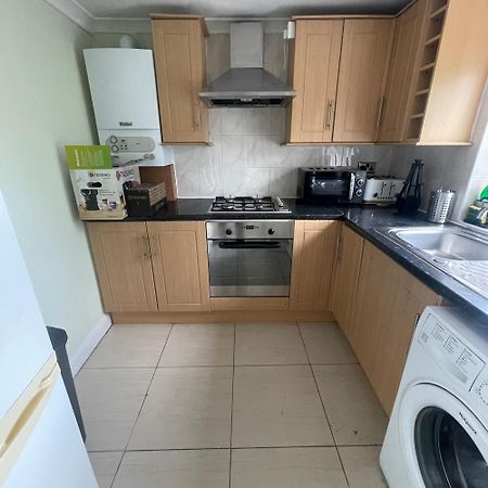 Entire 3 Bedroom Home - Minutes To Emirates Stadium! Londra Esterno foto