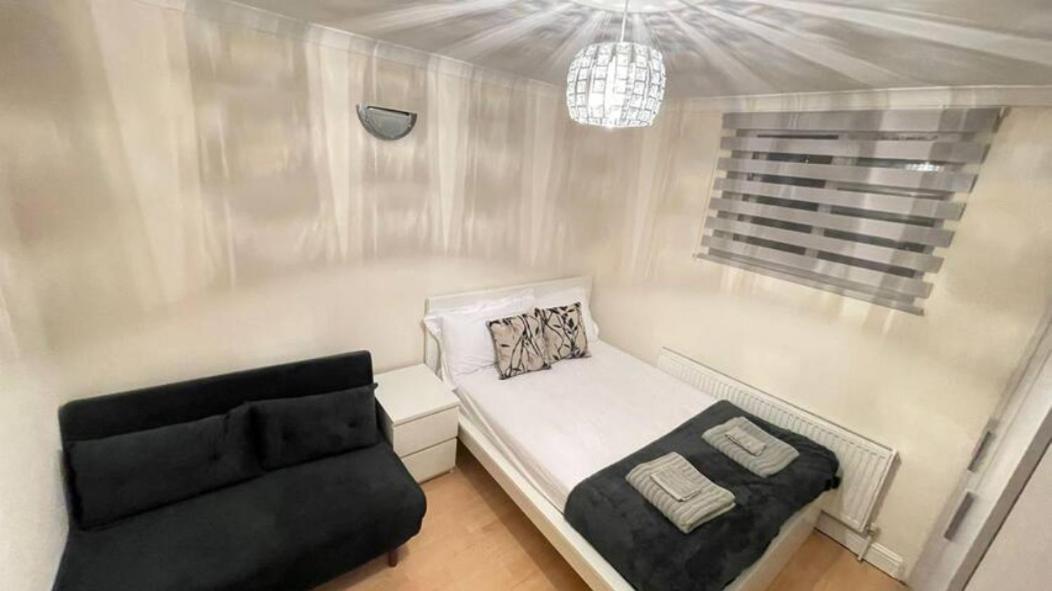 Entire 3 Bedroom Home - Minutes To Emirates Stadium! Londra Esterno foto