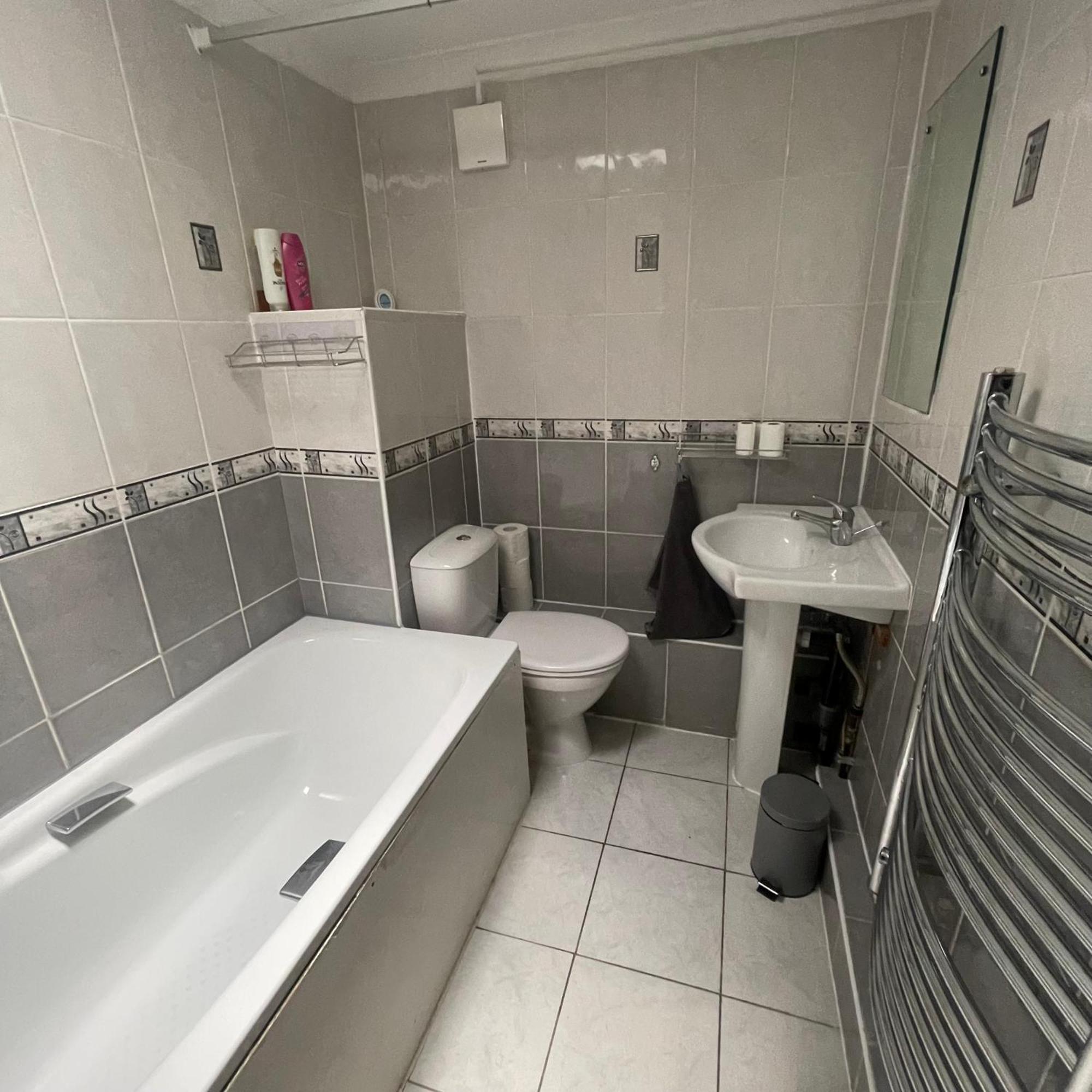 Entire 3 Bedroom Home - Minutes To Emirates Stadium! Londra Esterno foto